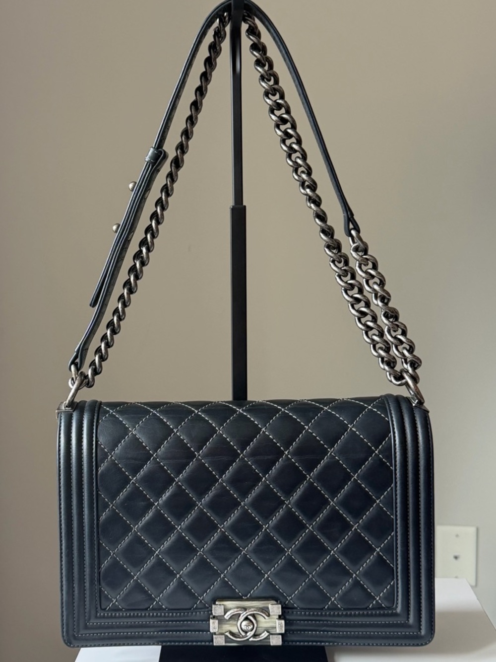 Chanel Boy Bag Dark Gray Contrast Stitch Quilted Leather Ruthenium HW Old Medium - Picture 4 of 16